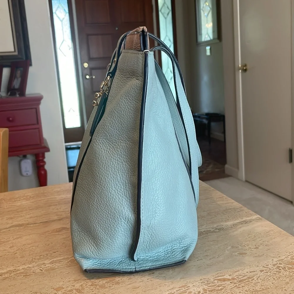 🌹COACH JOY Minty Blue Leather Extra Large Tote! - Picture 8 of 16